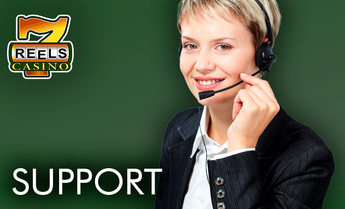 Smiling tech support woman and 7Reels casino logo